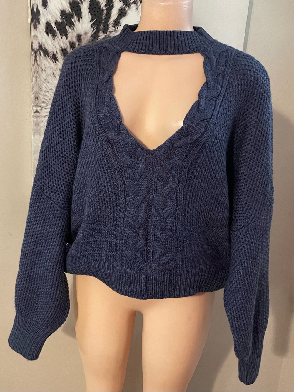 Alley & Gabby Navy blue mock neck Cutout choker Cable Knit Sweater Made USA Larg